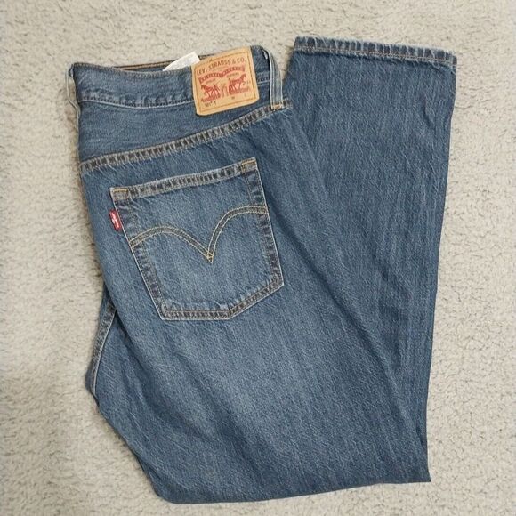 Levi's 501 T Women's 32x28 Actual 36x28.Tapered Blue Jeans Button Fly Distressed - Picture 1 of 7